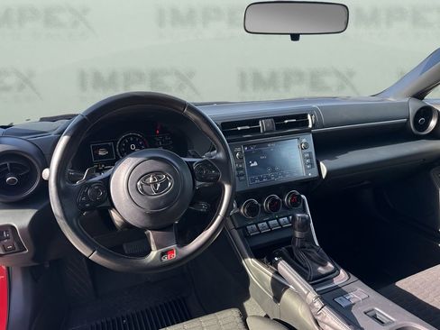 Used 2024 Toyota GR86 image 11