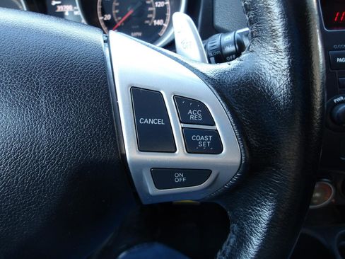 Used 2013 Mitsubishi Outlander Sport ES AWD/4WD image 17