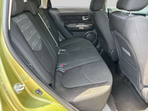 Used 2013 Kia Soul + FWD image 12