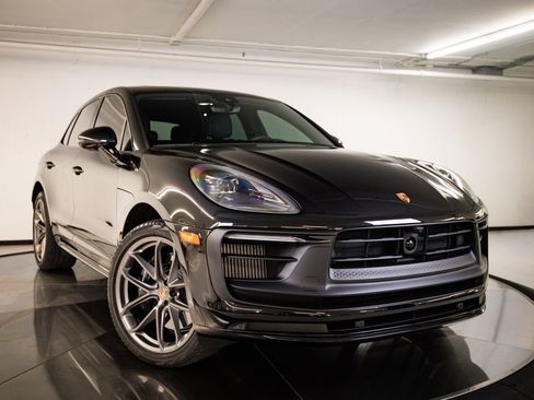 Certified 2026 Porsche Macan GTS AWD/4WD image 9