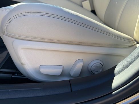 Used 2026 Genesis G70 2.5T image 22