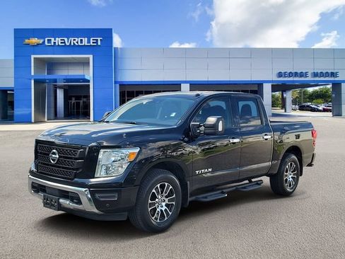 Used 2021 Nissan Titan SV w/ SV Convenience Package AWD/4WD image 2