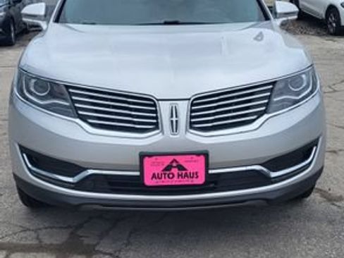 Used 2018 Lincoln MKX Select w/ Select Plus Package AWD/4WD image 18