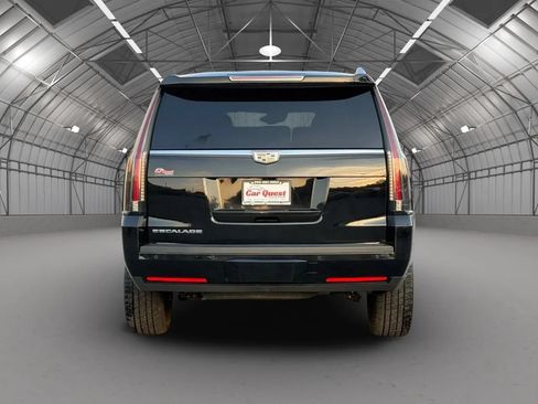 Used 2016 Cadillac Escalade Luxury AWD/4WD image 5