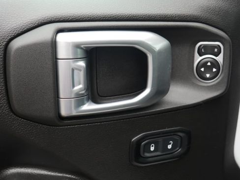 Used 2024 Jeep Wrangler Unlimited Sport AWD/4WD image 12