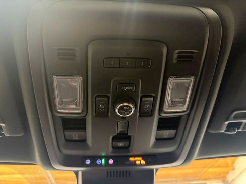 Used 2023 GMC Yukon Denali AWD/4WD image 22