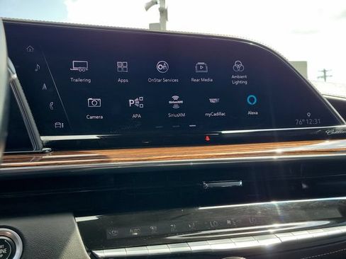 Used 2021 Cadillac Escalade Premium Luxury w/ Driver Assist Tech Package AWD/4WD image 19