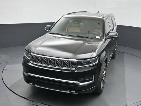 Used 2024 Jeep Grand Wagoneer Series III w/ Rear Seat Video Group 1 AWD/4WD image 38