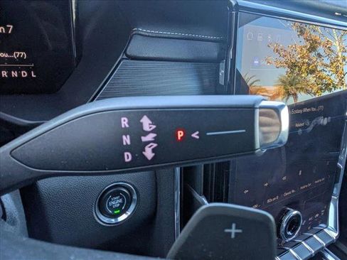 Used 2024 GMC Acadia Elevation image 14