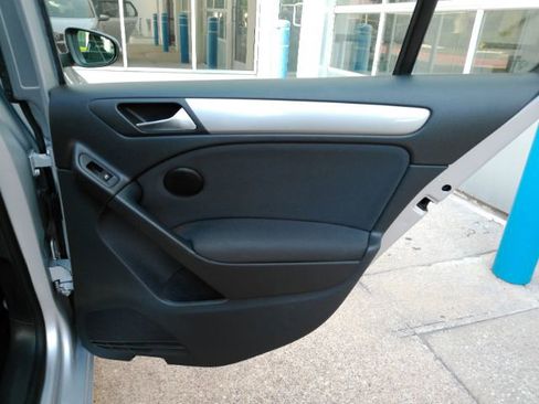 Used 2012 Volkswagen Golf 4-Door FWD image 23