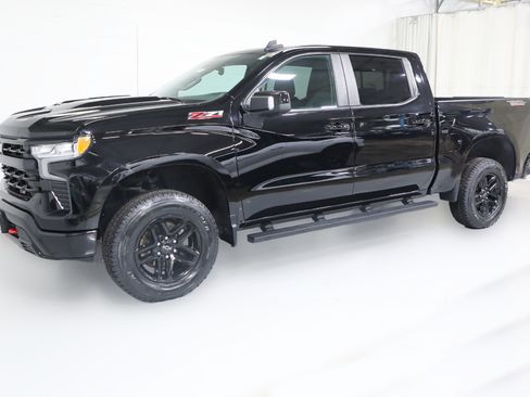 Used 2023 Chevrolet Silverado 1500 LT Trail Boss w/ Convenience Package II image 13