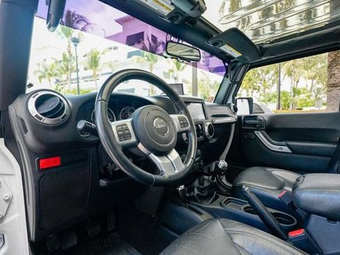 Used 2016 Jeep Wrangler Unlimited Rubicon AWD/4WD image 57