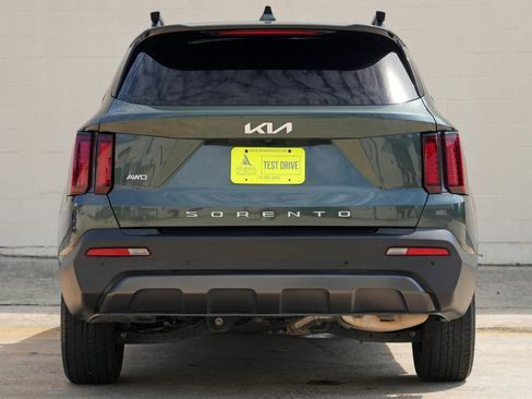 Used 2022 Kia Sorento S AWD/4WD image 10