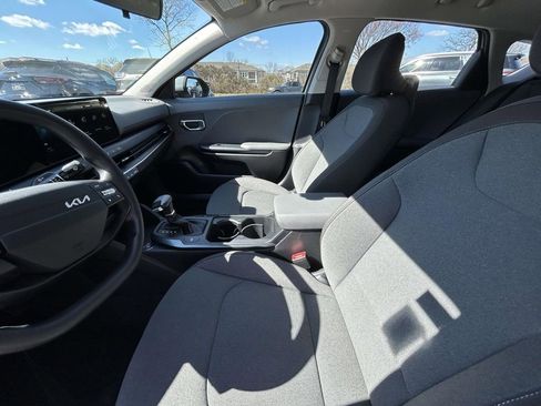 Certified 2025 Kia K4 LXS image 28