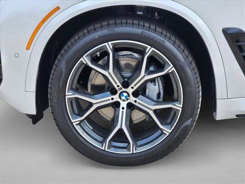 Used 2026 BMW X5 xDrive40i w/ M Sport Package AWD/4WD image 18