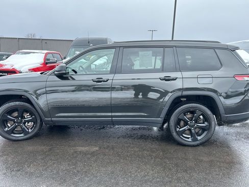 Used 2023 Jeep Grand Cherokee L Limited w/ Black Appearance Package image 4