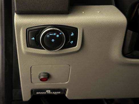Used 2018 Ford F250 XL w/ Power Equipment Group AWD/4WD image 33