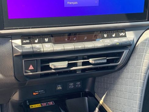 New 2026 Toyota Camry Hybrid AWD/4WD image 23
