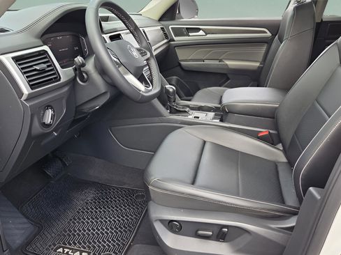 Used 2023 Volkswagen Atlas SE w/ Panoramic Sunroof Package FWD image 22