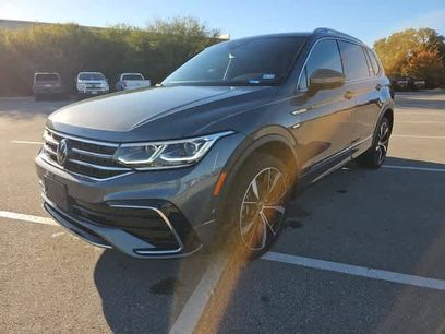 Used 2024 Volkswagen Tiguan SEL R-Line w/ MDO Package, Two-Row