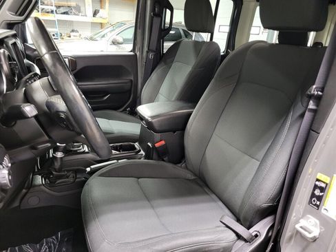 Used 2022 Jeep Wrangler Unlimited Sport w/ Sun And Sound Package AWD/4WD image 36