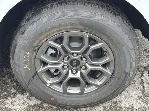 New 2026 Ford Expedition Active RWD image 9
