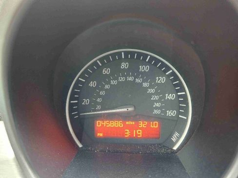 Used 2005 BMW Z4 2.5i image 13