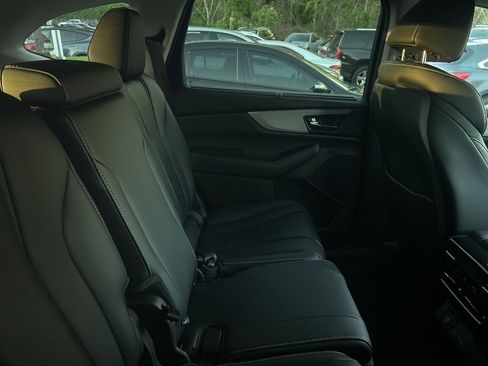 Used 2023 Acura MDX SH-AWD w/ Technology Package image 11