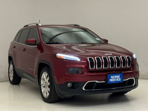 Used 2016 Jeep Cherokee Limited w/ Luxury Group FWD image 4