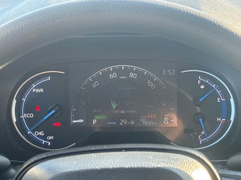 Used 2024 Toyota RAV4 XLE image 16