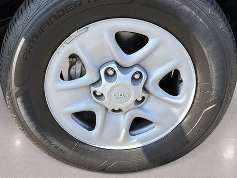Used 2021 Toyota Tundra SR5 AWD/4WD image 11