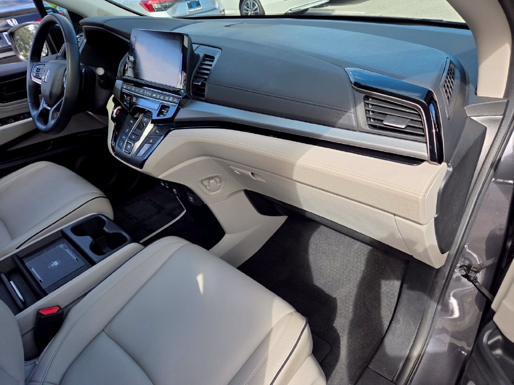 Used 2025 Honda Odyssey Touring image 18