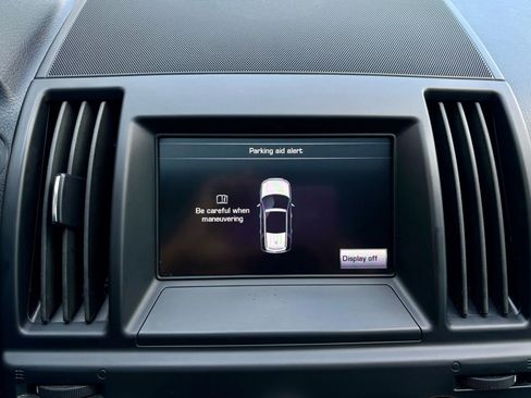 Used 2014 Land Rover LR2 HSE image 25