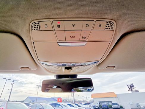 Used 2021 Mercedes-Benz GLC 300 4MATIC image 16