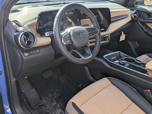 Used 2025 Chevrolet Equinox ACTIV w/ Safety and Technology Package image 7