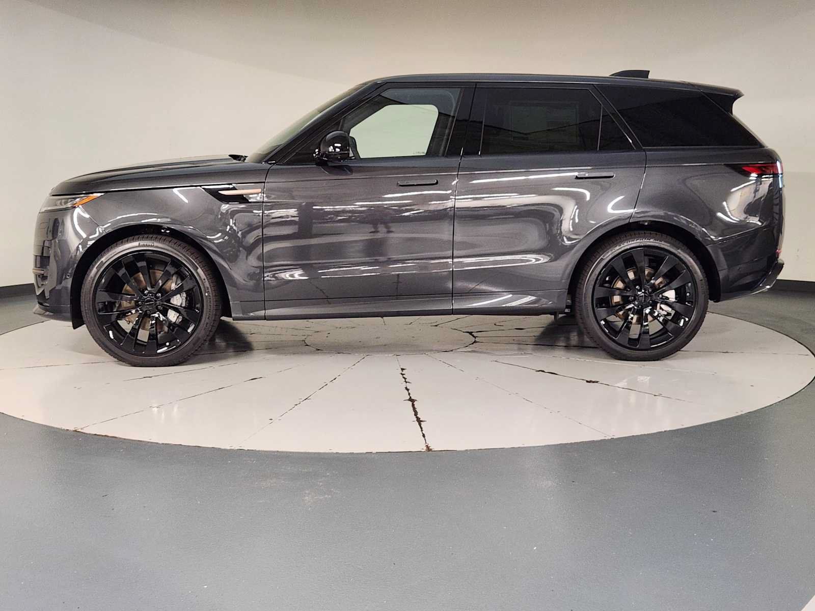 New 2026 Land Rover Range Rover Sport Dynamic SE AWD/4WD image 5