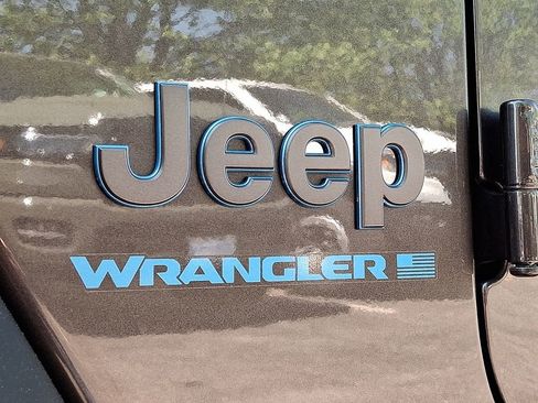 Used 2025 Jeep Wrangler Unlimited Rubicon 4xe w/ Safety Group AWD/4WD image 31