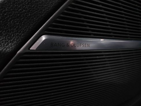 Used 2019 Audi Q8 Prestige image 32