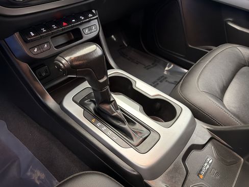 Used 2020 Chevrolet Colorado ZR2 image 24