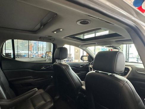 Used 2018 GMC Acadia SLT image 30