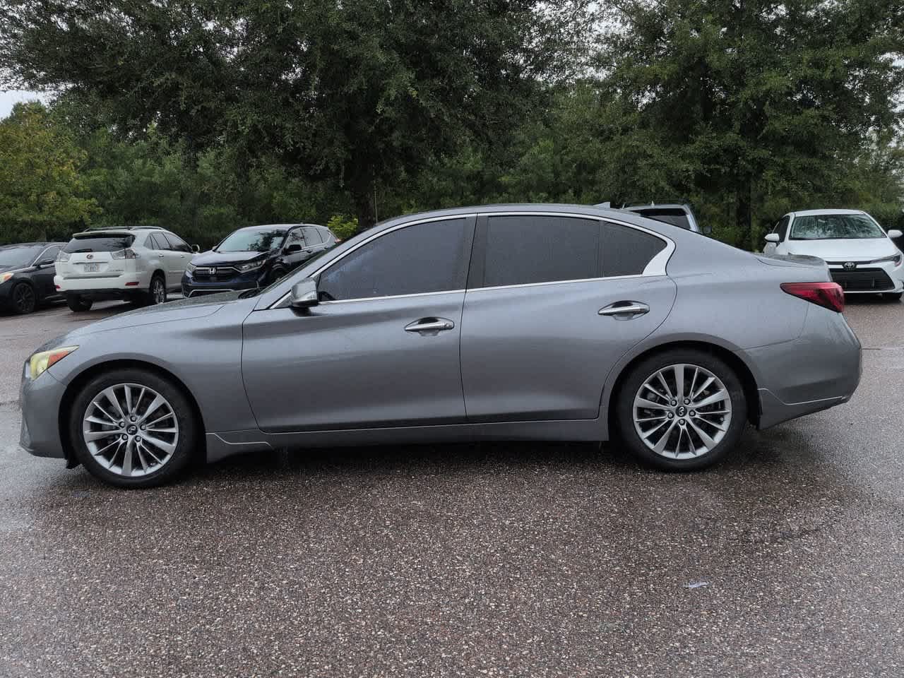 Used 2019 INFINITI Q50 Luxe RWD image 3