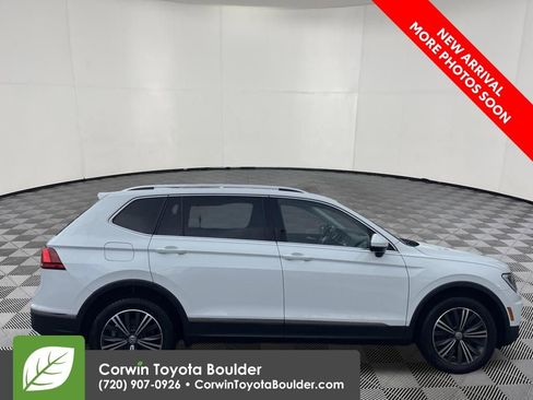 Used 2018 Volkswagen Tiguan SEL AWD/4WD image 8