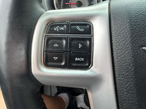 Used 2014 Chrysler Town & Country Touring w/ Trailer Tow Group FWD image 17
