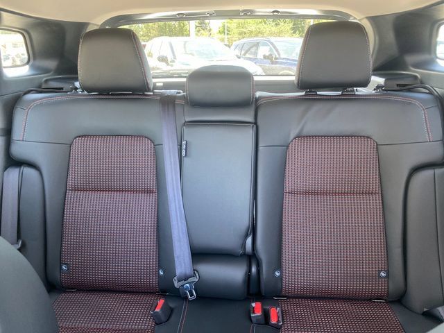 New 2026 Nissan Kicks SR w/ Cold Weather Package AWD/4WD image 11