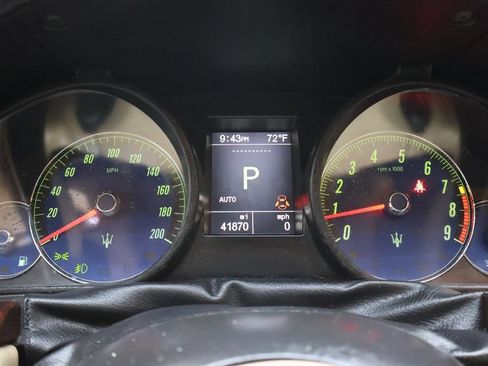 Used 2015 Maserati GranTurismo Convertible RWD image 17
