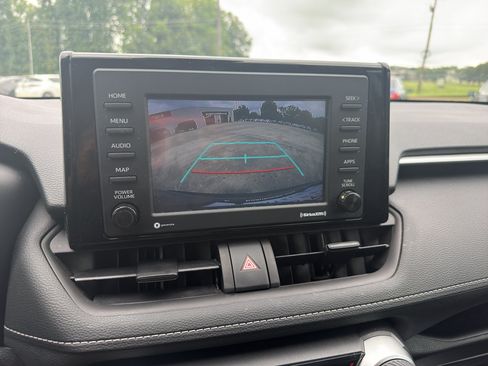 Used 2022 Toyota RAV4 XLE w/ Convenience Package FWD image 12