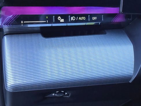 Used 2025 BMW i5 eDrive40i w/ M Sport Package image 32