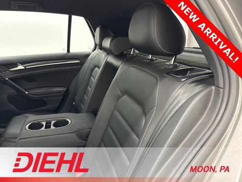 Used 2017 Volkswagen Golf R 4-Door image 14