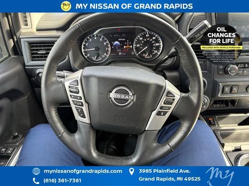 Used 2024 Nissan Titan SV w/ SV Convenience Package image 22
