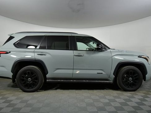Used 2024 Toyota Sequoia Limited image 15